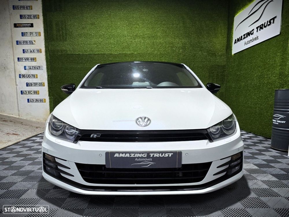 VW Scirocco 2.0 TSI BlueMotion DSG - 2