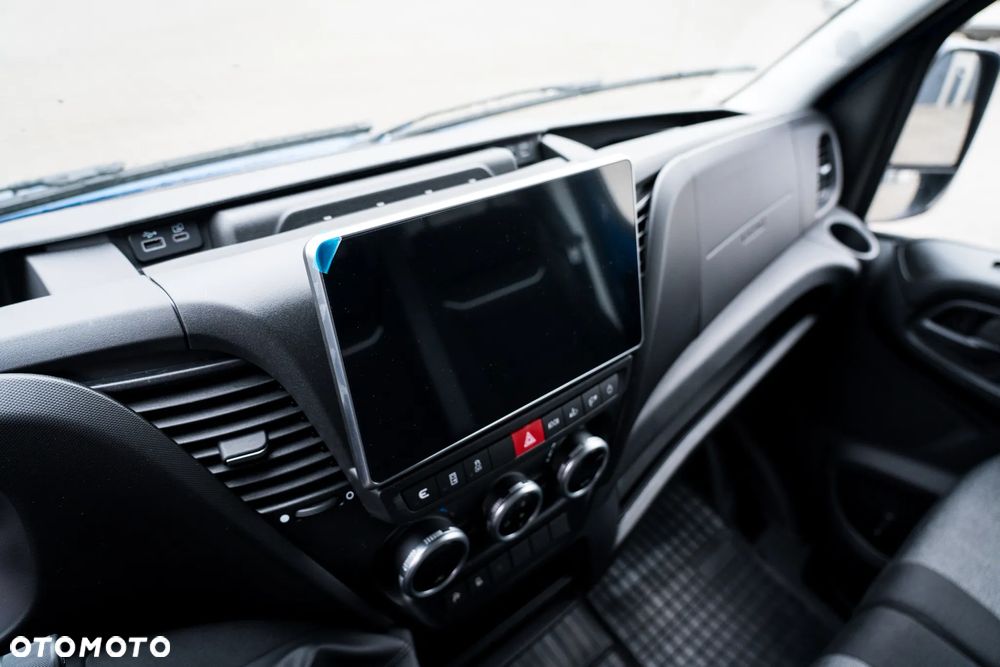 Iveco 35S18H V 3.0 Diesel 180 KM MT6 Furgon L4H2 - 24