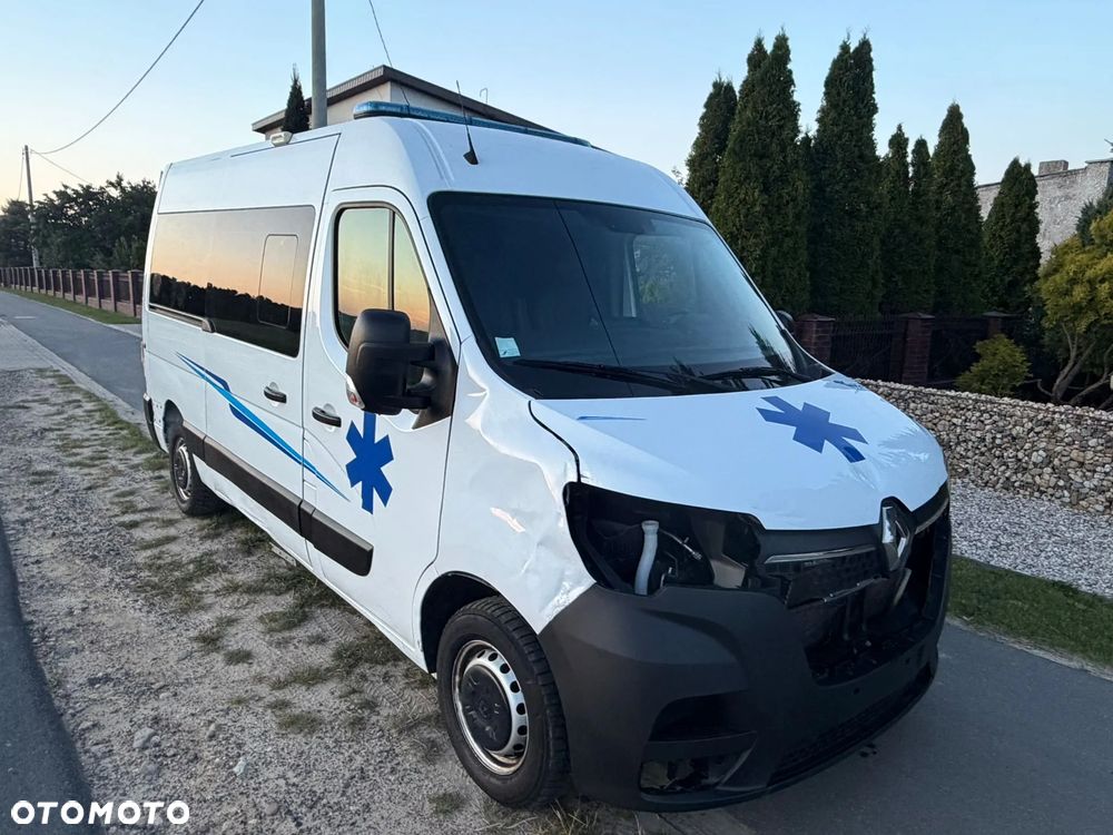 Renault MASTER _ 2024r _ KARETKA, AMBULANS _ 2.3 DCI 165KM _ 5 Osobowy - 39
