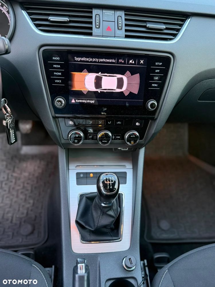 Skoda Octavia 1.6 TDI Ambition - 14