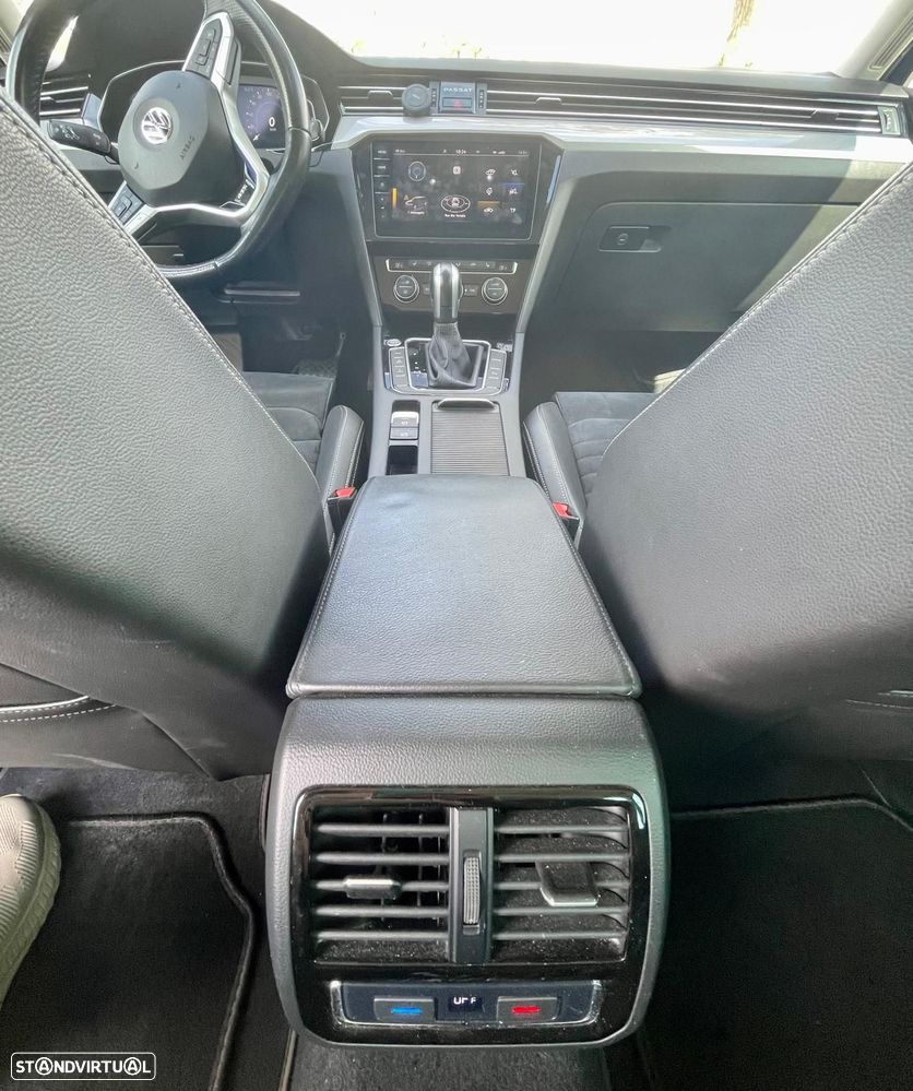 VW Passat Variant - 21