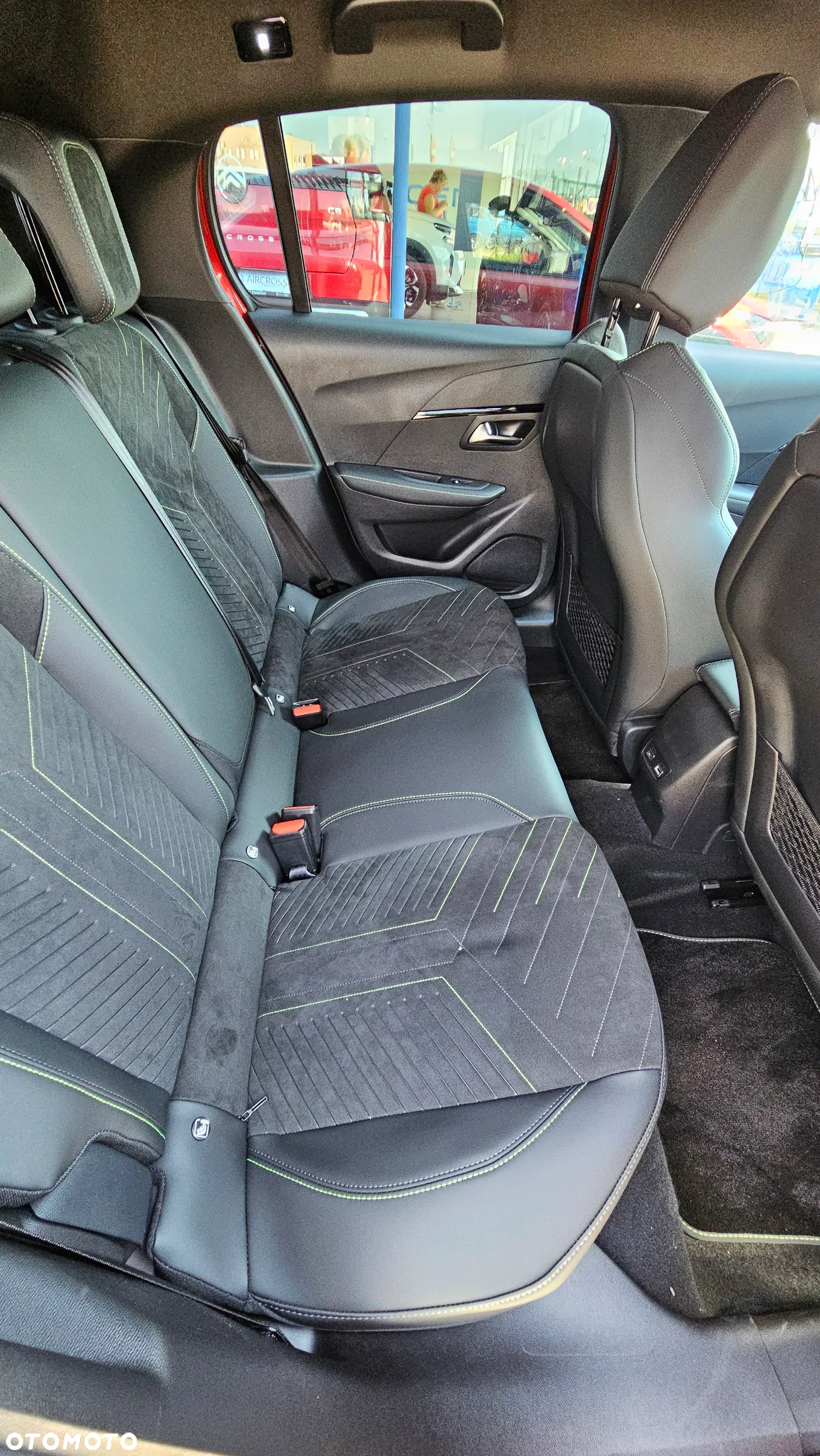 Peugeot 208 e-208 54kWh GT - 12
