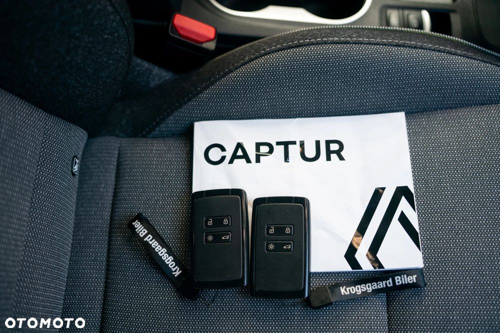 Renault Captur TCe Mild Hybrid 160 EDC TECHNO - 32