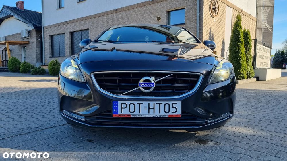 Volvo V40 T2 Momentum - 10