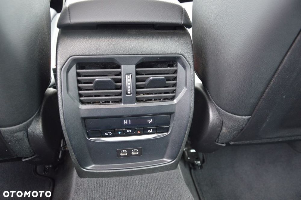 BMW Seria 3 318i M Sport - 22