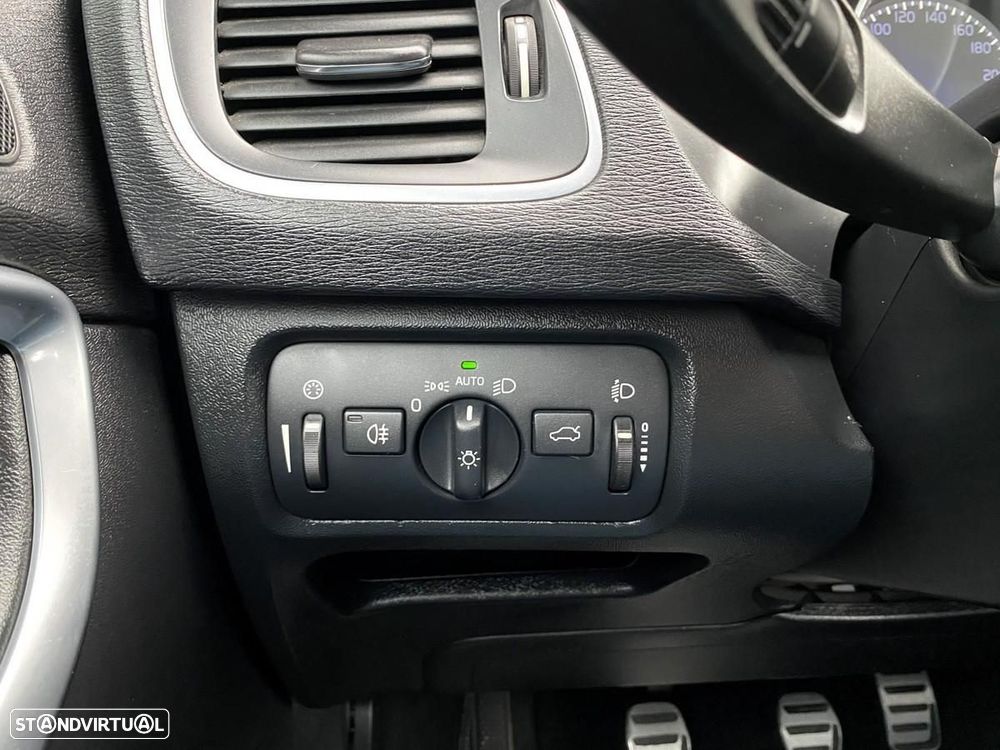 Volvo V40 1.6 D2 Eco R-Design - 27