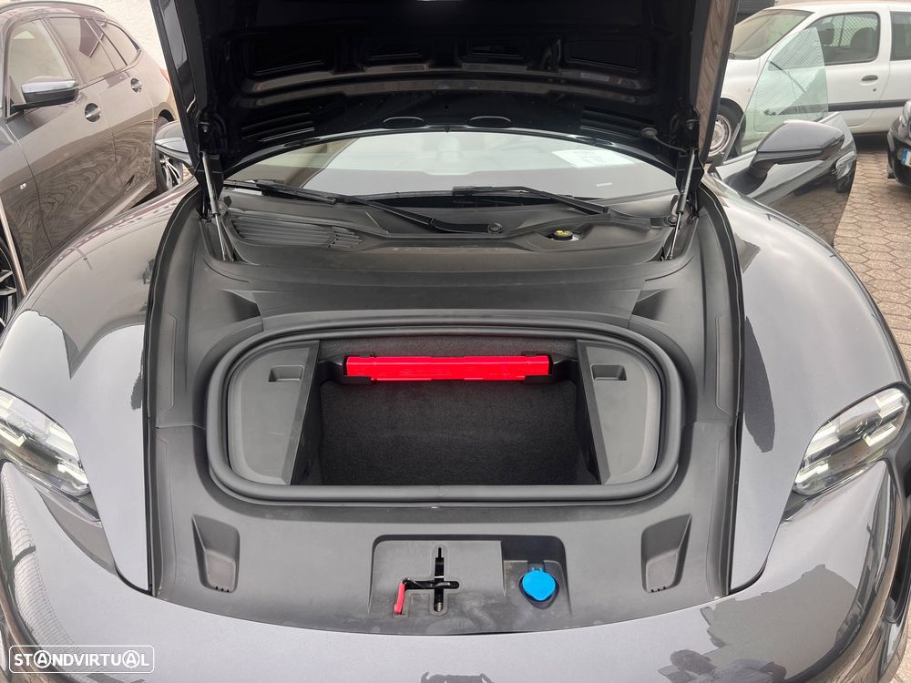 Porsche Taycan Sport Turismo - 14