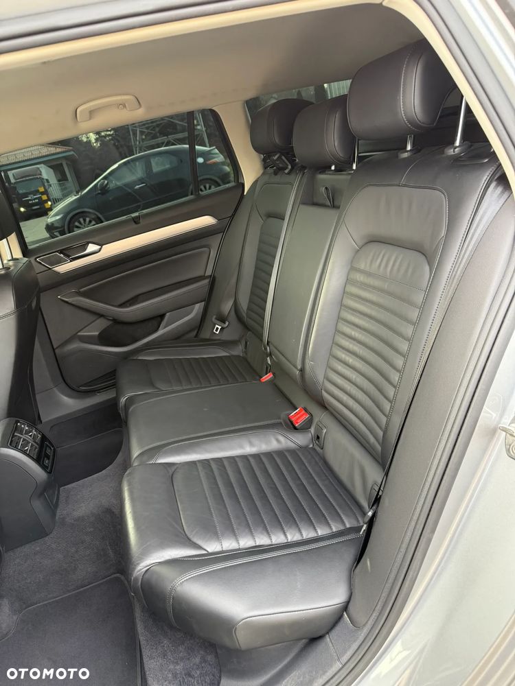 Volkswagen Passat Variant 1.8 TSI BMT Highline DSG - 17