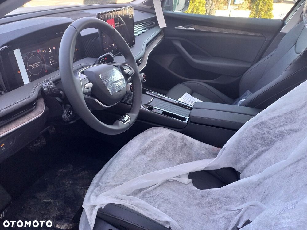 Skoda Superb 2.0 TDI SCR 4x4 L&K DSG - 12