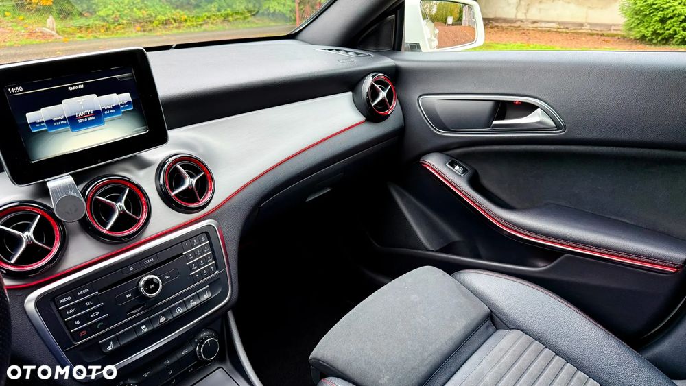 Mercedes-Benz CLA AMG 45 4-Matic - 21