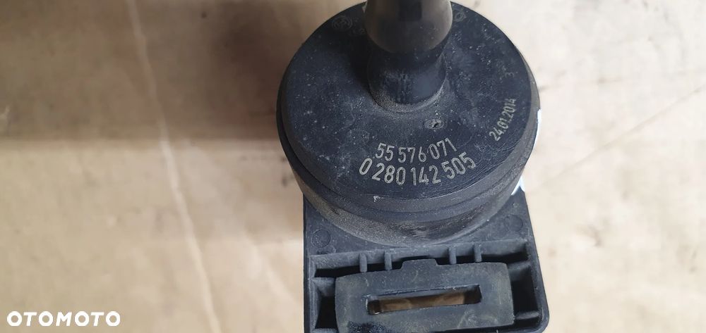 Zaworek elektrozawór par oparów paliwa Opel Zafira C 1.4 Turbo 55576071 0280142505 - 8