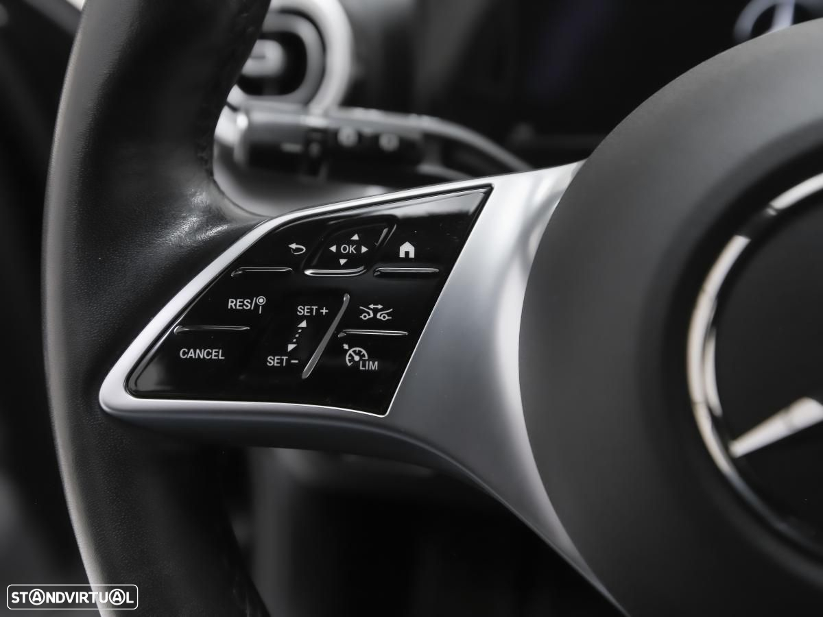 Mercedes-Benz C 300 e Avantgarde - 21