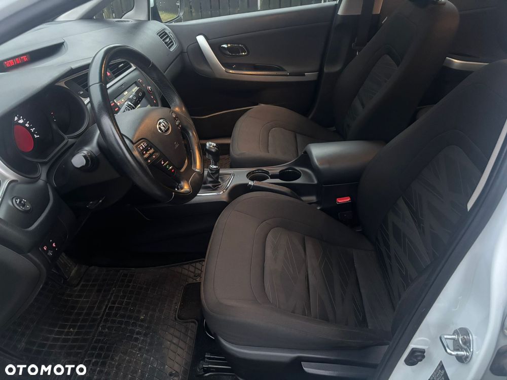 Kia Ceed 1.6 CRDi M - 10