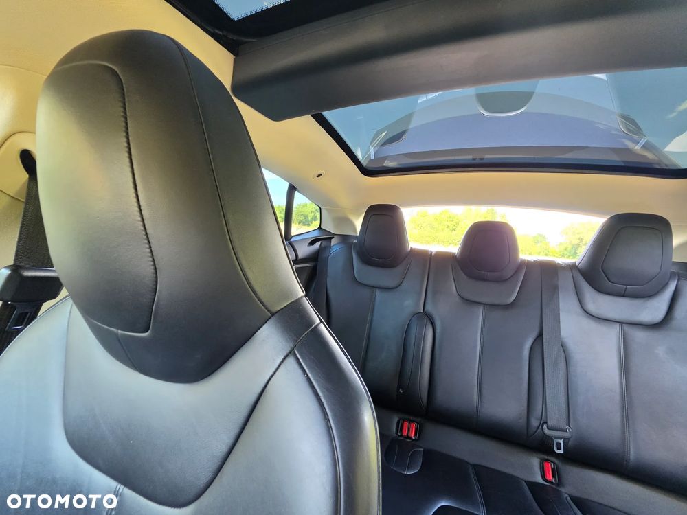 Tesla Model S - 30