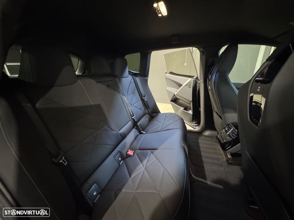 BMW iX xDrive 40 Pack Desportivo - 28