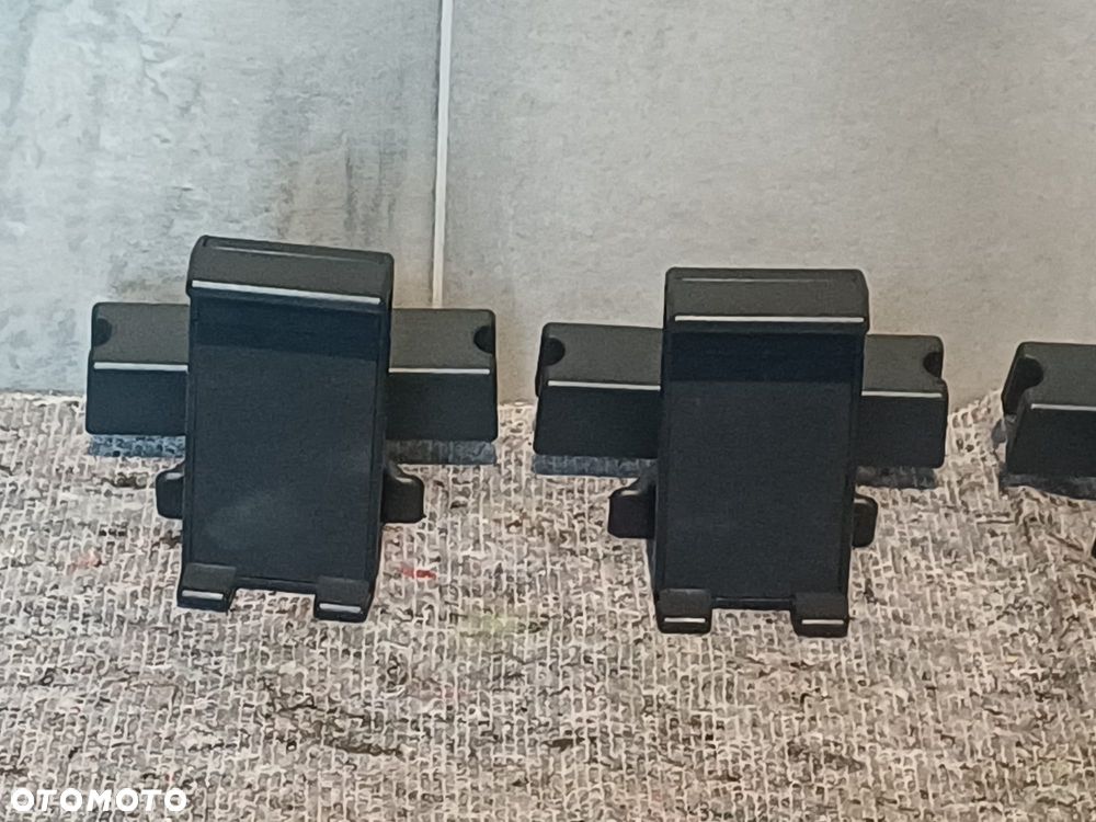 NR 95 Tablet holder do VW i Skoda 3V0861221 - 3