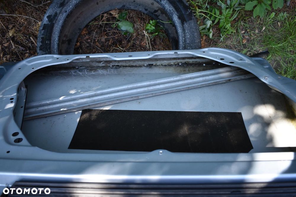 MERCEDES W204 DRZWI LEWE PRZEDNIE PRZÓD 988 - 6