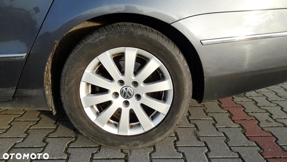 Volkswagen Passat 2.0 TDI DPF Highline - 15