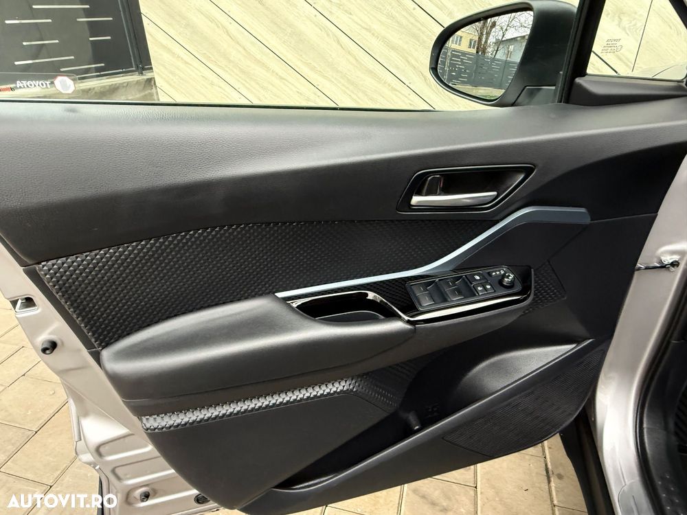 Toyota C-HR 2.0 Hybrid Team Deutschland - 36