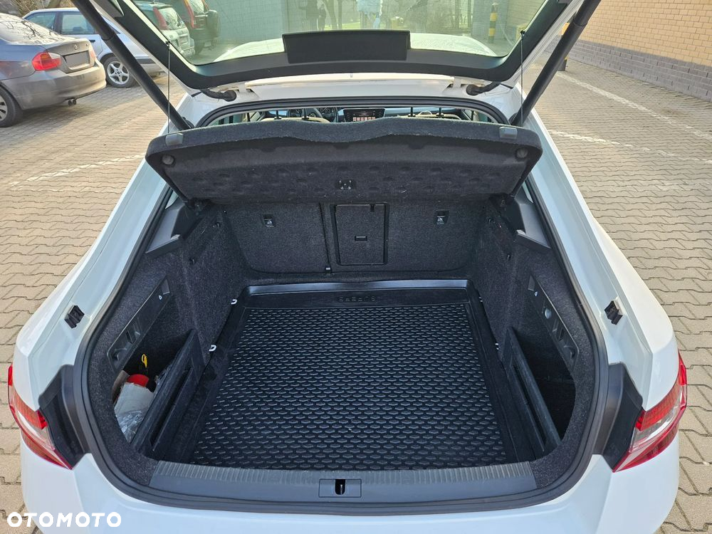 Skoda Superb 2.0 TDI Ambition DSG7 - 10
