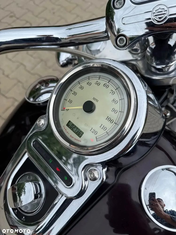 Harley-Davidson Dyna Super Glide - 8