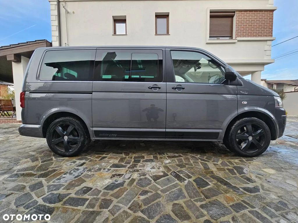 Volkswagen Multivan - 1