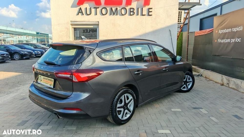Ford Focus - 10