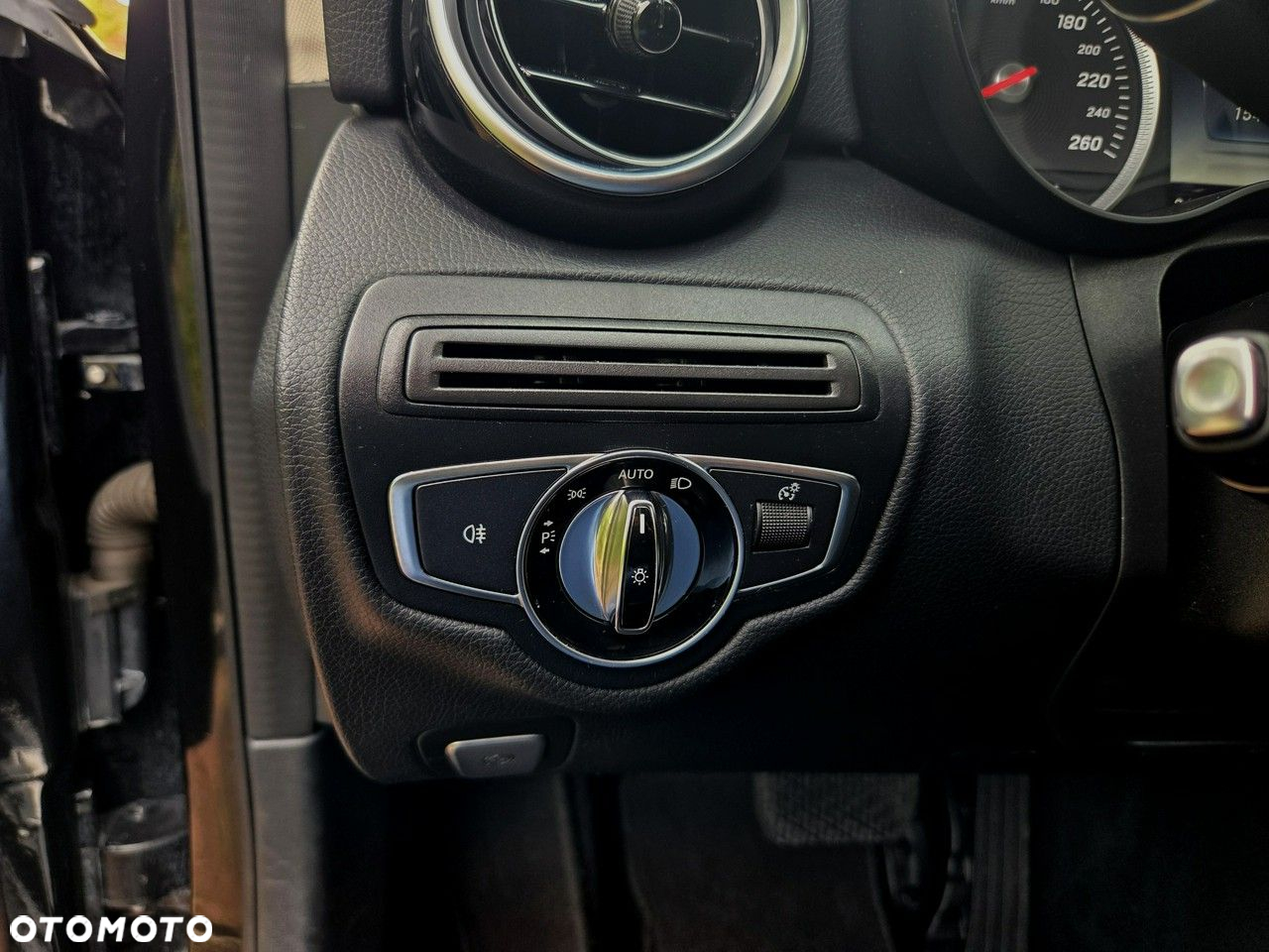 Mercedes-Benz Klasa C 220 (BlueTEC) d 7G-TRONIC AMG Line - 18