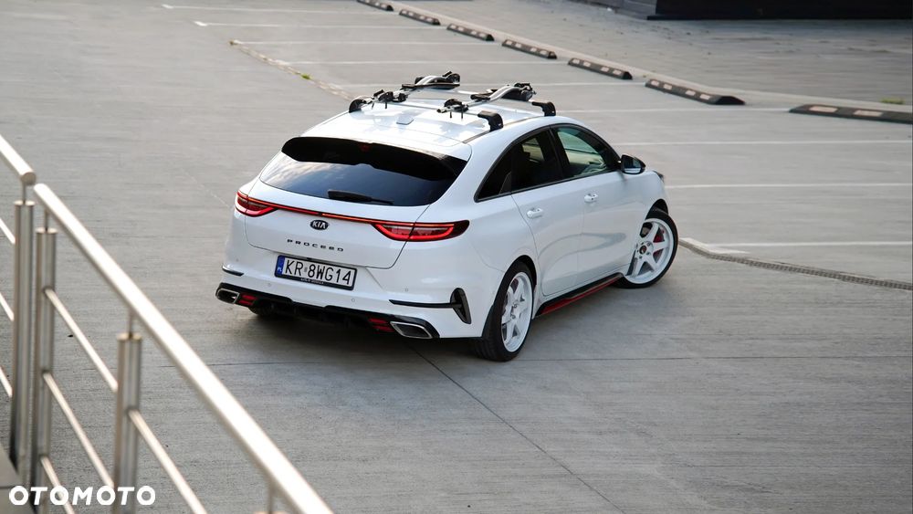 Kia ProCeed - 1