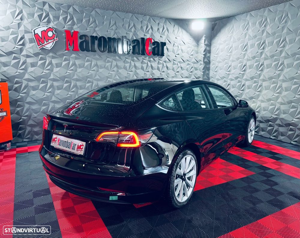 Tesla Model 3 - 9