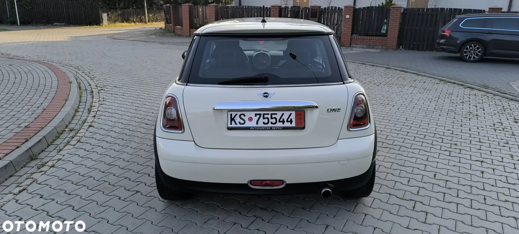 MINI ONE Standard - 14
