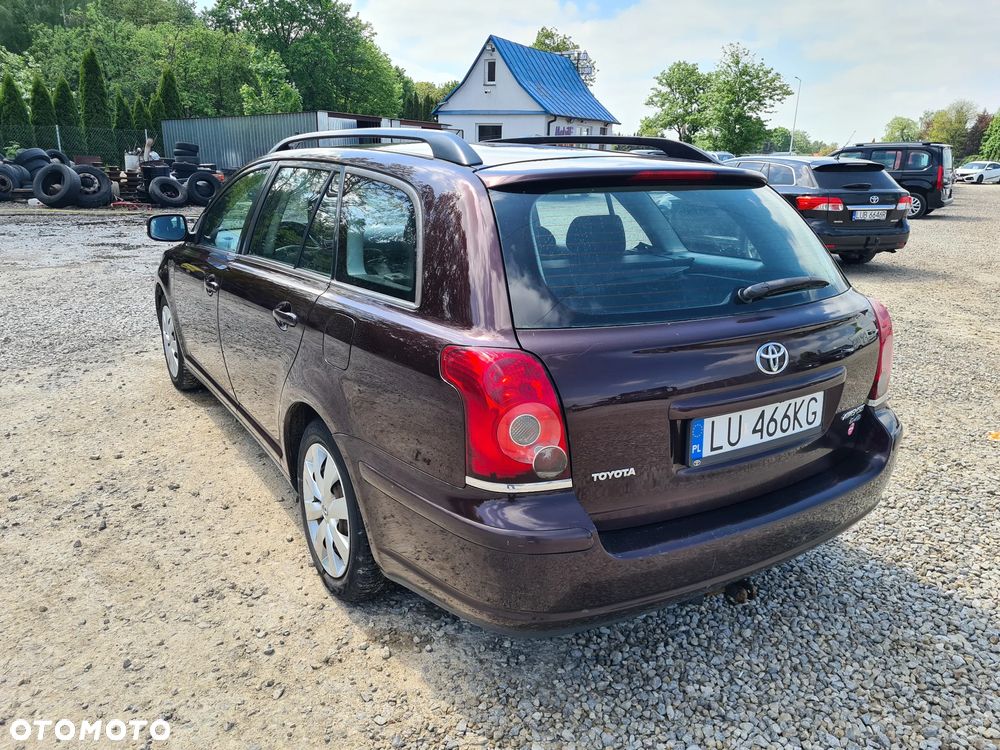 Toyota Avensis - 6