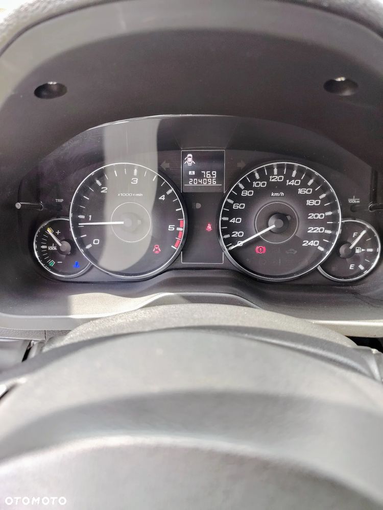Subaru Legacy 2.0D Sport - 8