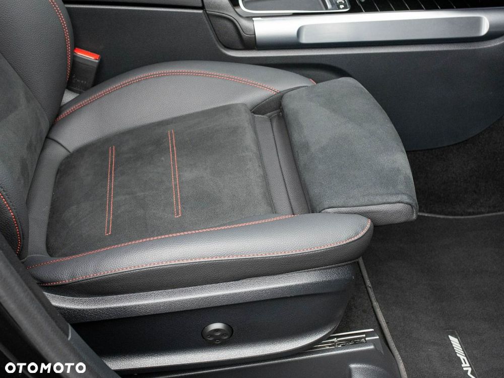 Mercedes-Benz GLB 200 d 4-Matic AMG Line 8G-DCT - 32