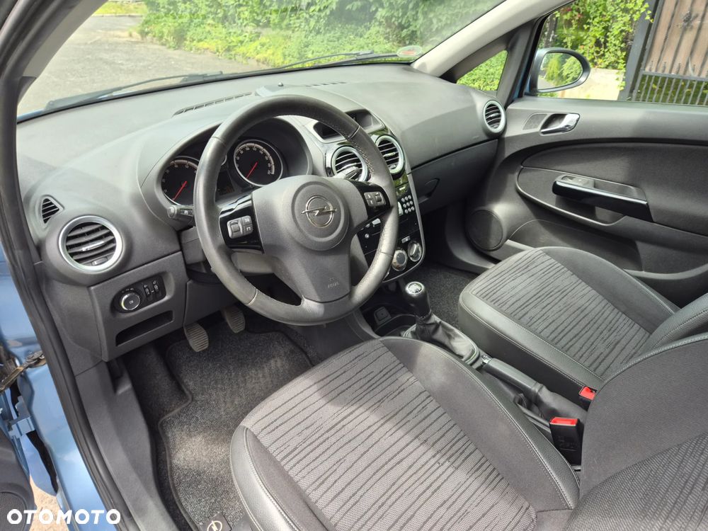 Opel Corsa 1.2 16V Energy - 9