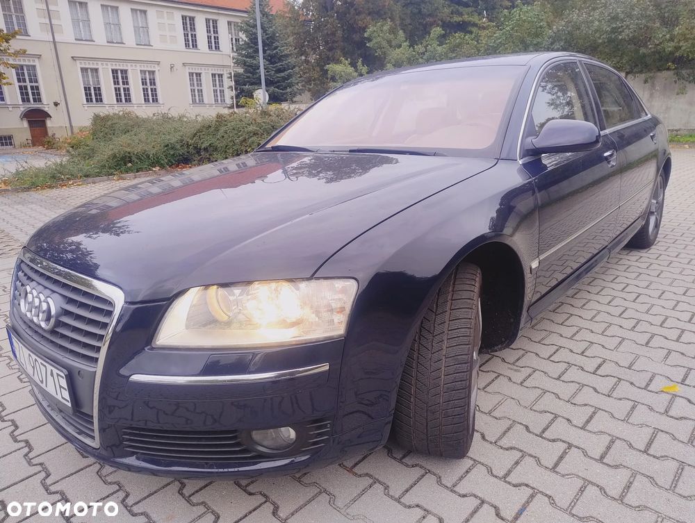 Audi A8 4.2 L Quattro - 7