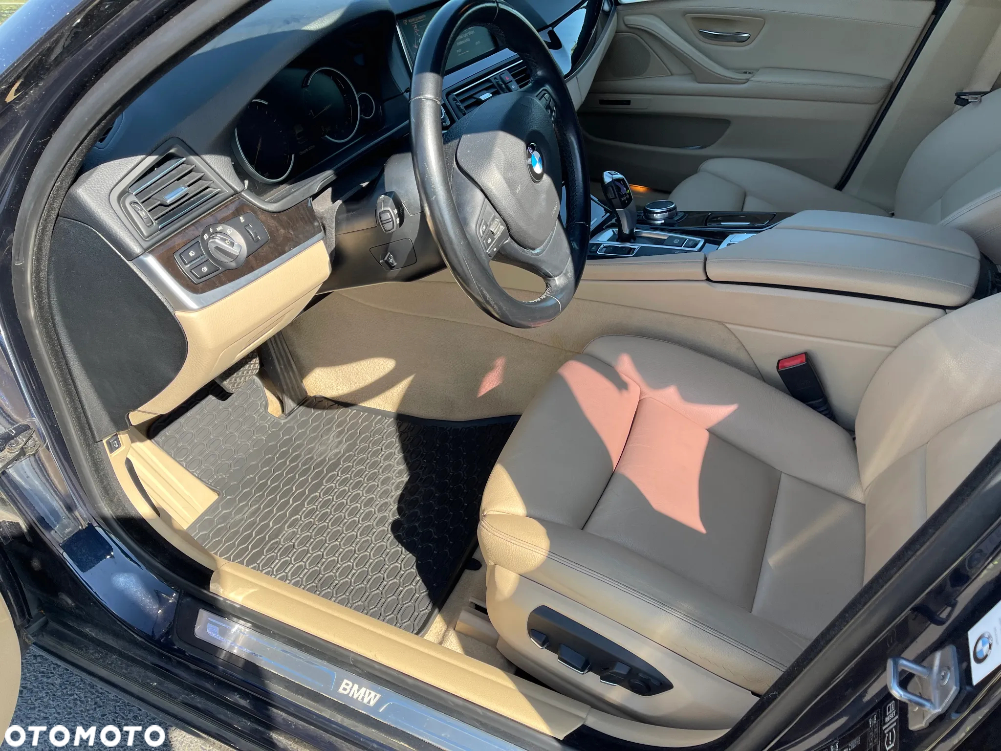 BMW Seria 5 525d Touring Luxury Line - 14
