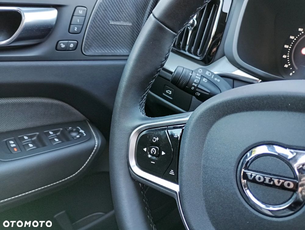 Volvo XC 60 B5 B AWD Plus Dark - 31
