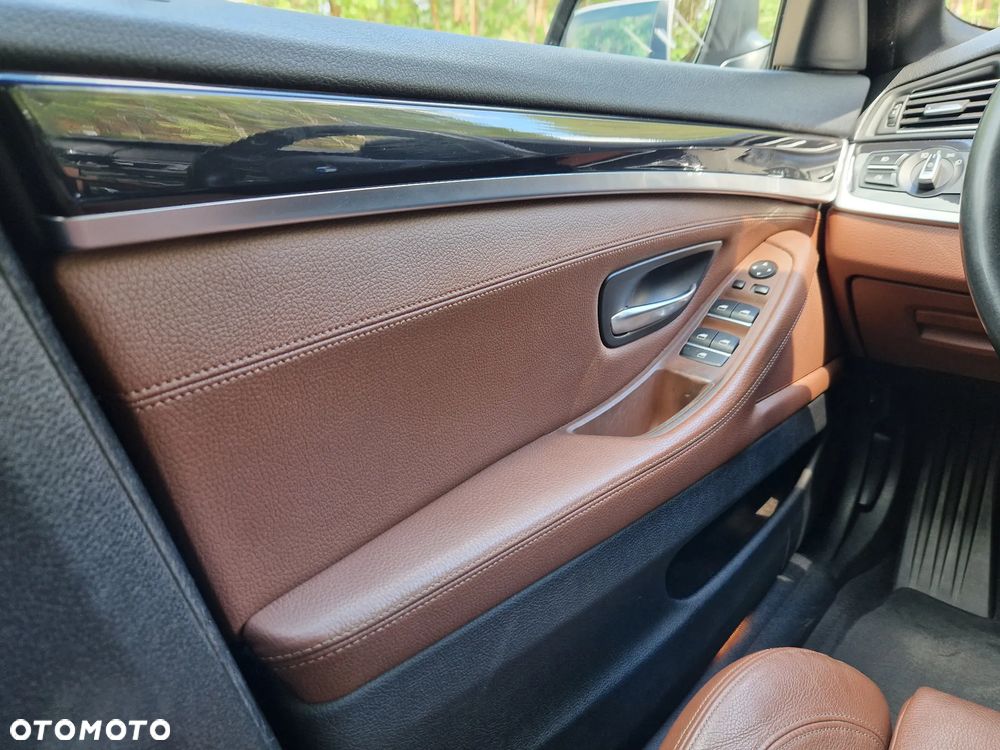 BMW Seria 5 520d Luxury Line - 24