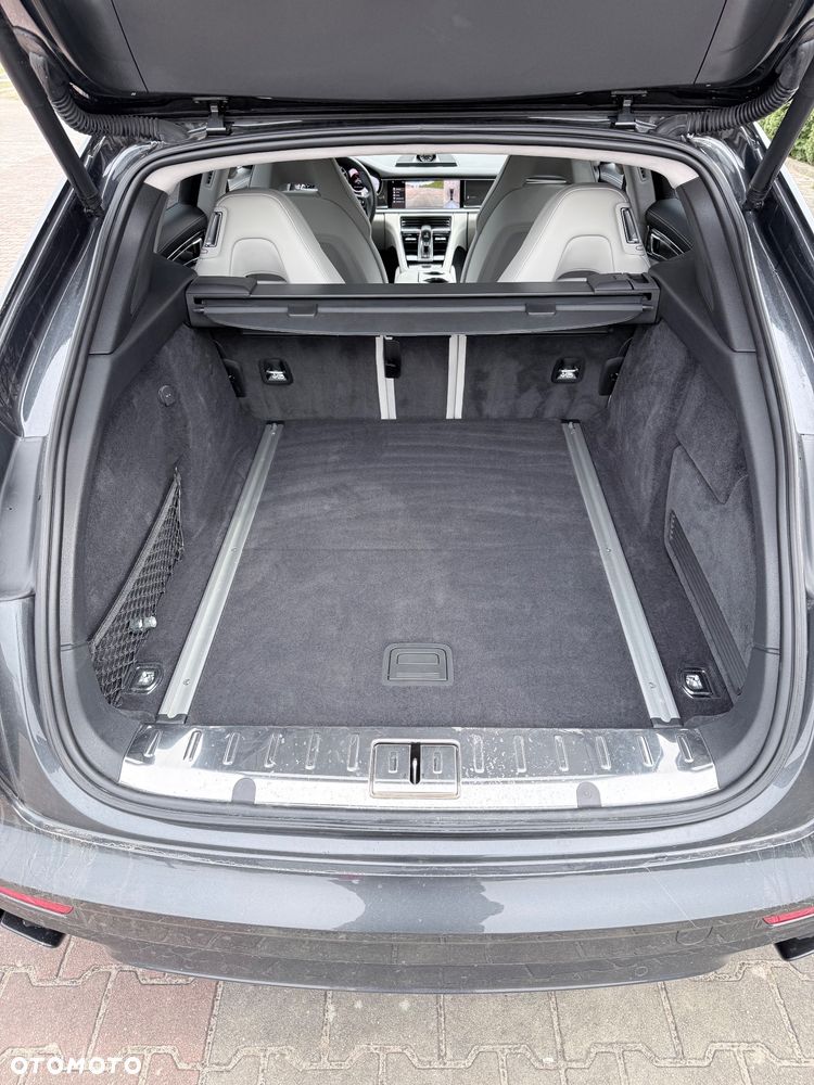 Porsche Panamera Turbo Executive - 21