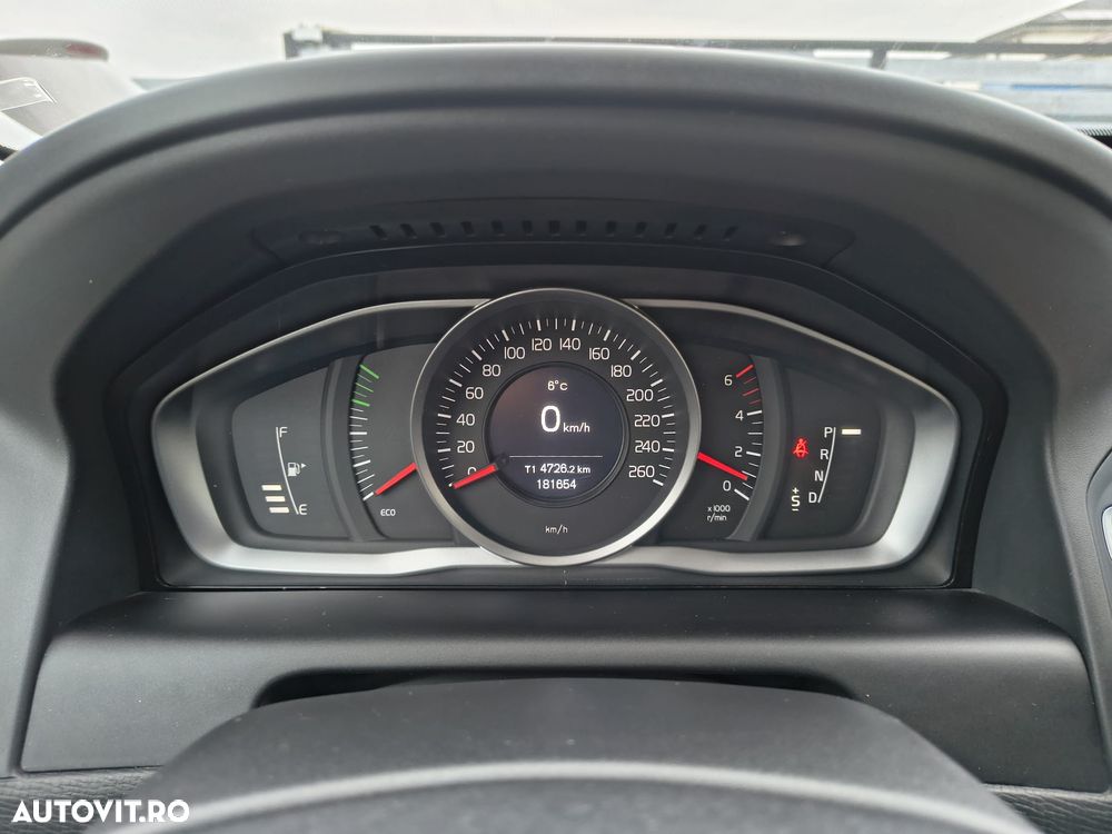 Volvo XC 60 D4 AWD Geartronic Summum - 10