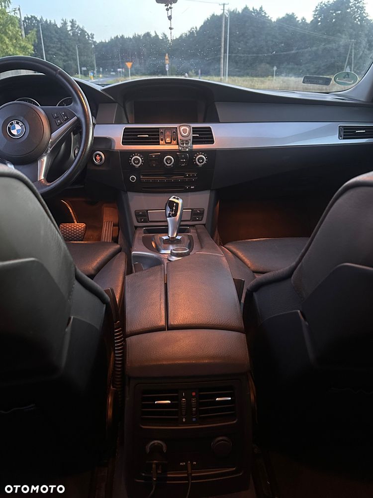 BMW Seria 5 520d - 27