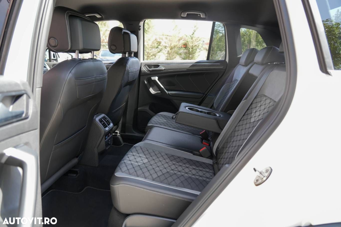 Volkswagen Tiguan 2.0 TDI SCR DSG R-Line - 13