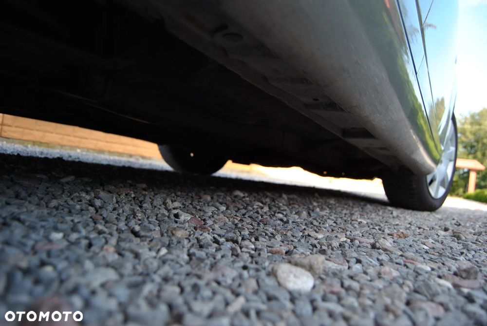 Toyota Avensis 1.8 VVT-i Sol - 38