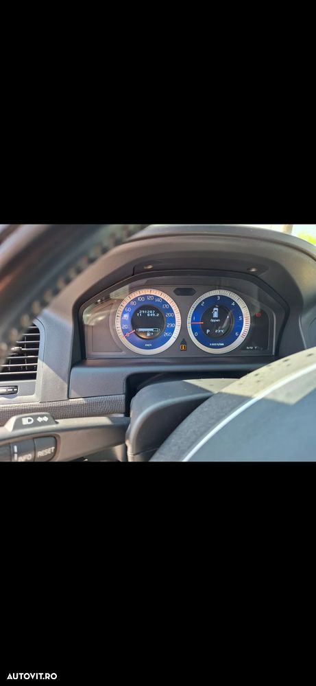 Volvo XC 60 D5 AWD A6 Basic - 6
