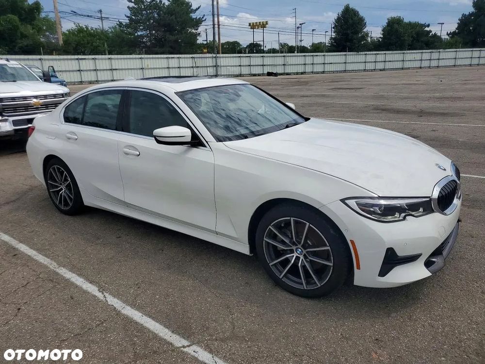 BMW Seria 3 330i xDrive Sport Line - 3