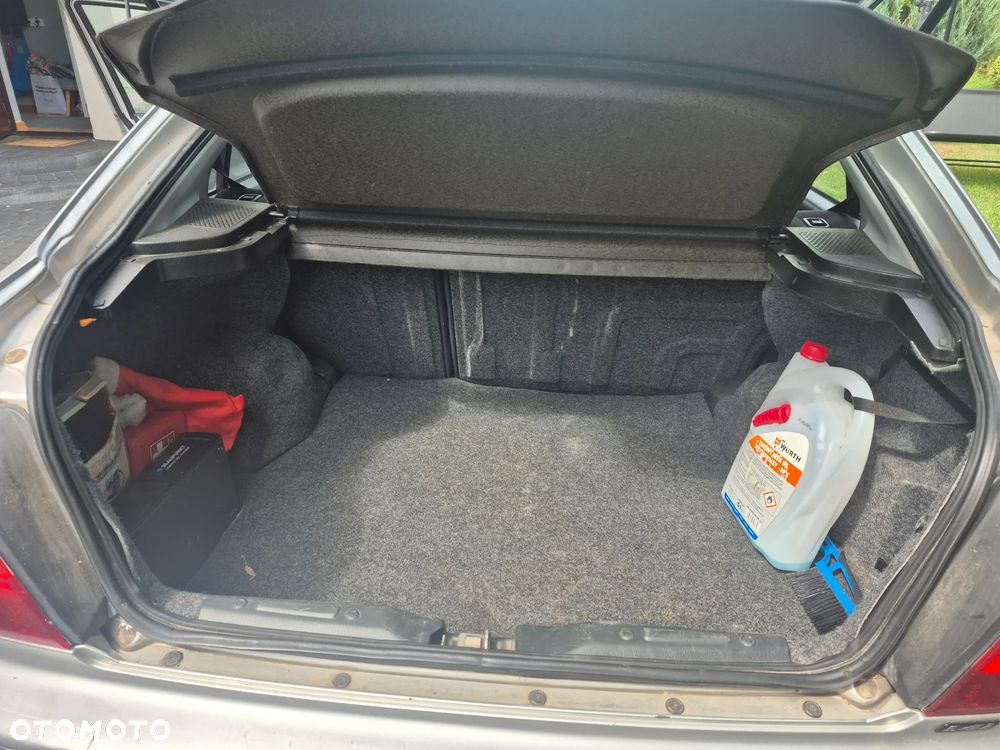 Honda Civic 1.4i - 11