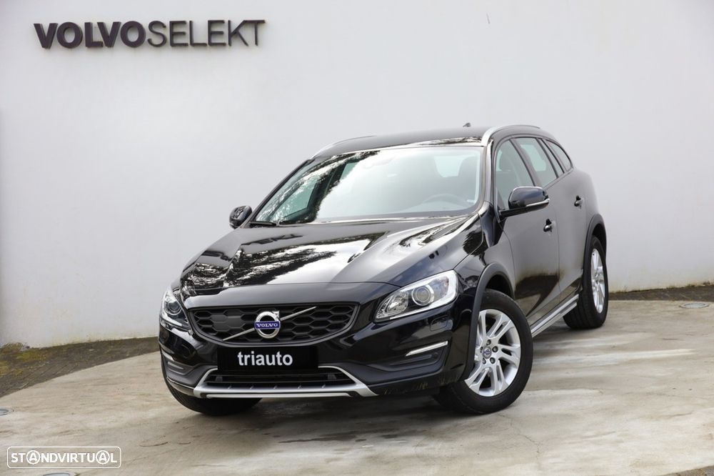 Volvo V60 Cross Country 2.0 D3 Momentum Geartronic - 1