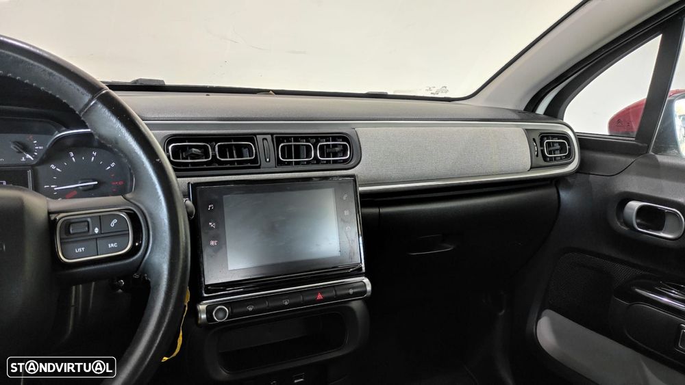 Citroën C3 1.2 PureTech Shine - 26