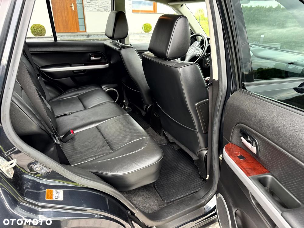 Suzuki Grand Vitara 2.0 De luxe - 13